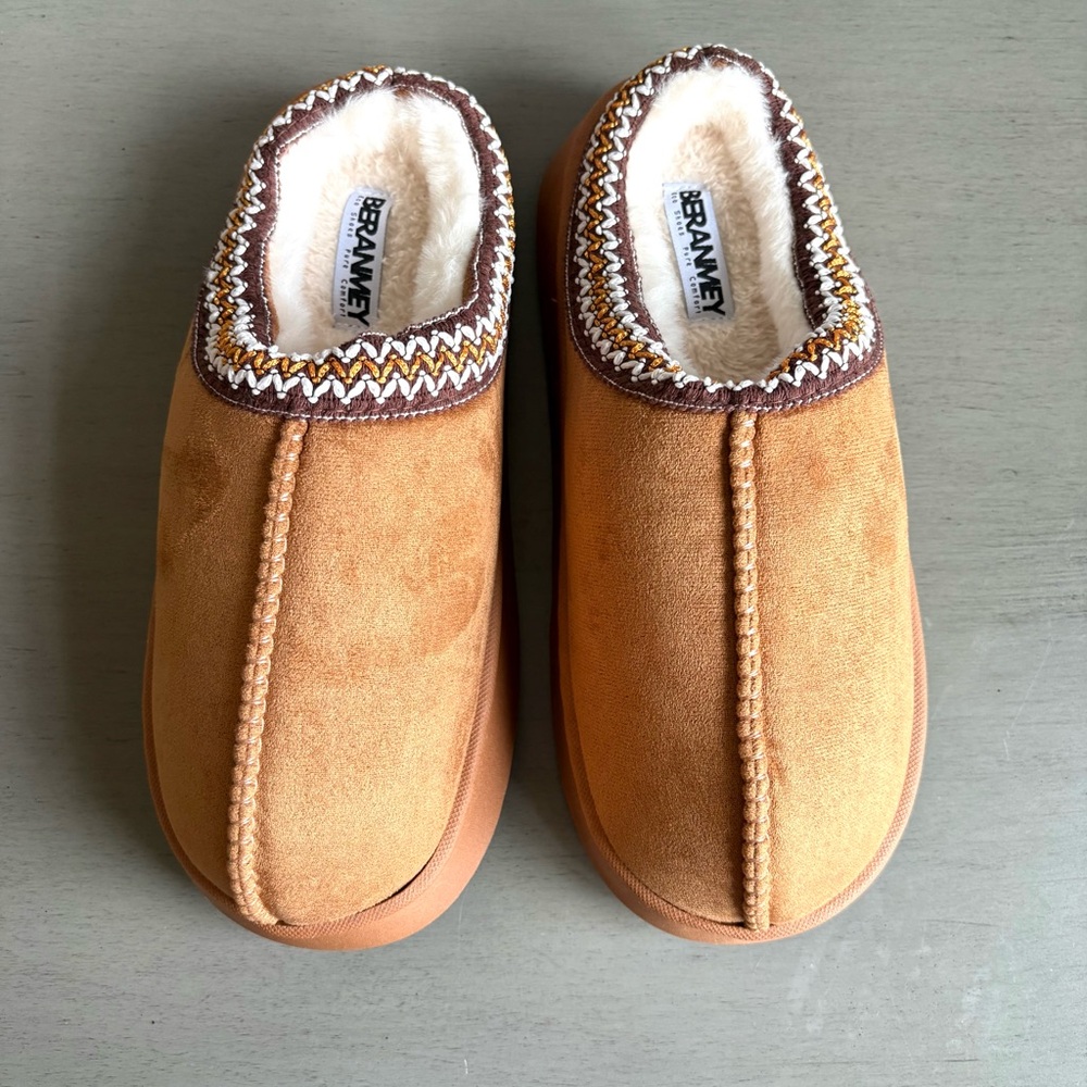 Beranmey Platform Brown Slippers Cozy Fuzzy Lining Women Sz 7-8  NEW - Picture 6 of 14